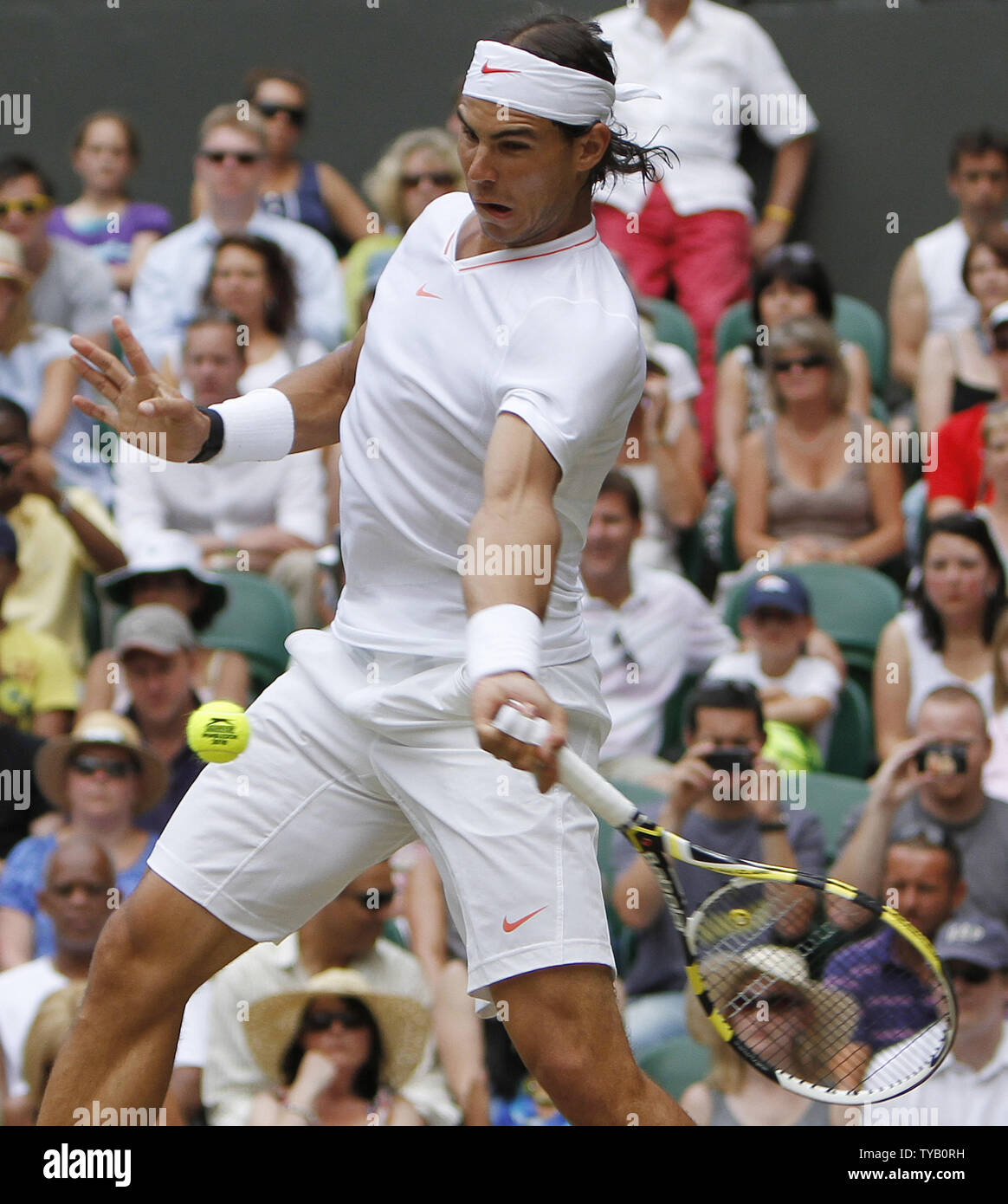 La Spagna di Rafael Nadal gioca contro la Germania Philip Petzschner nel sesto giorno di Wimbledon campionati di Wimbledon il 26 giugno 2010. UPI/Hugo Philpott Foto Stock