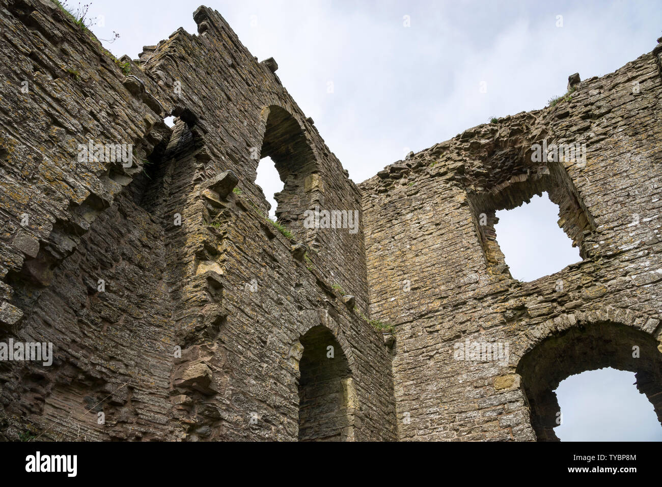 Rovine del Castello di Clun in Shropshire hills, Inghilterra. Un castello (XI secolo più tardi con il XIII secolo mantenere. Foto Stock