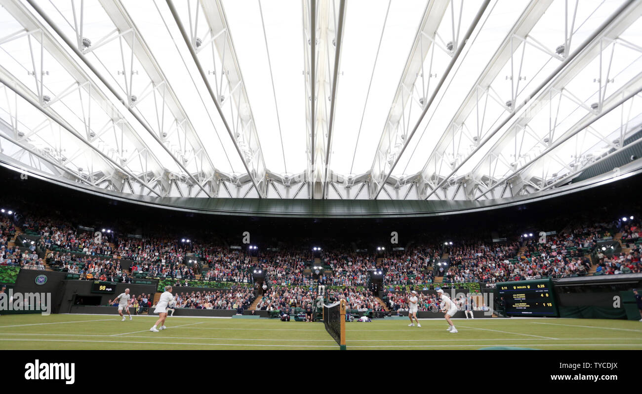 American Martina Navratilova giocare una mostra raddoppia il match con americano John Mcenroe, Jamie Murray e Kim Clijsters in apertura di Wimbledon è di nuovo No.1 corte a Wimbledon, 19 maggio 2019. Foto di Hugo Philpott/UPI Foto Stock