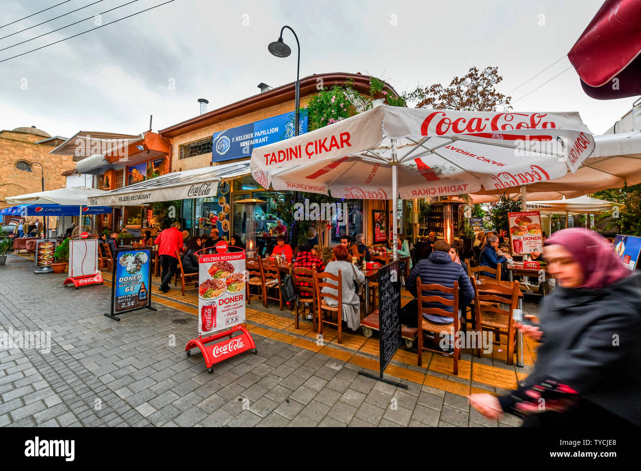 Strassencafe, Altstadt, Nikosia, Tuerkische Republik Nordzypern Foto Stock