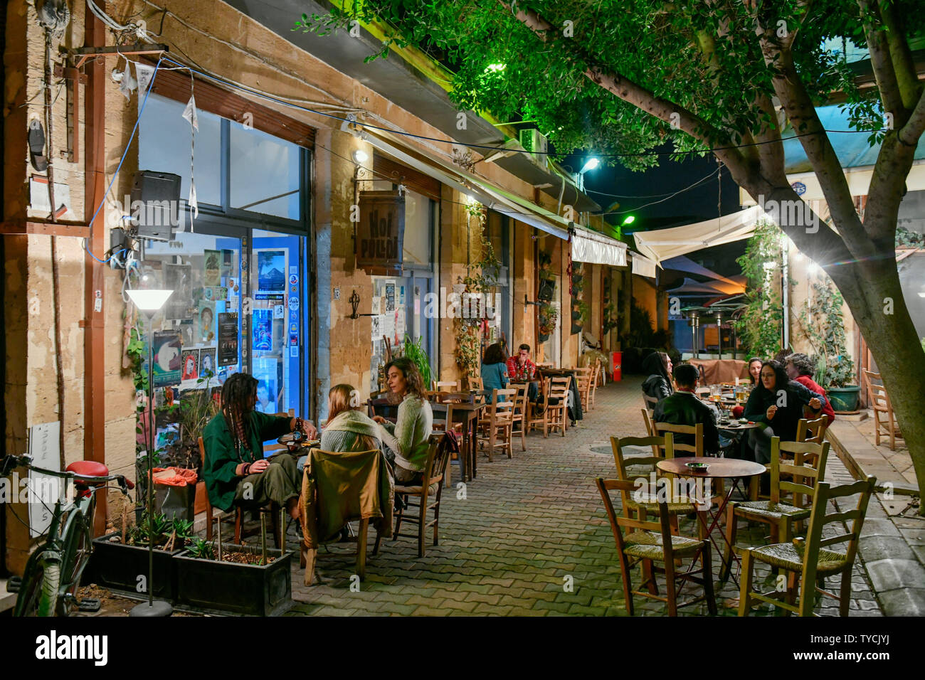 Strassencafe, Altstadt, Nikosia, Tuerkische Republik Nordzypern Foto Stock