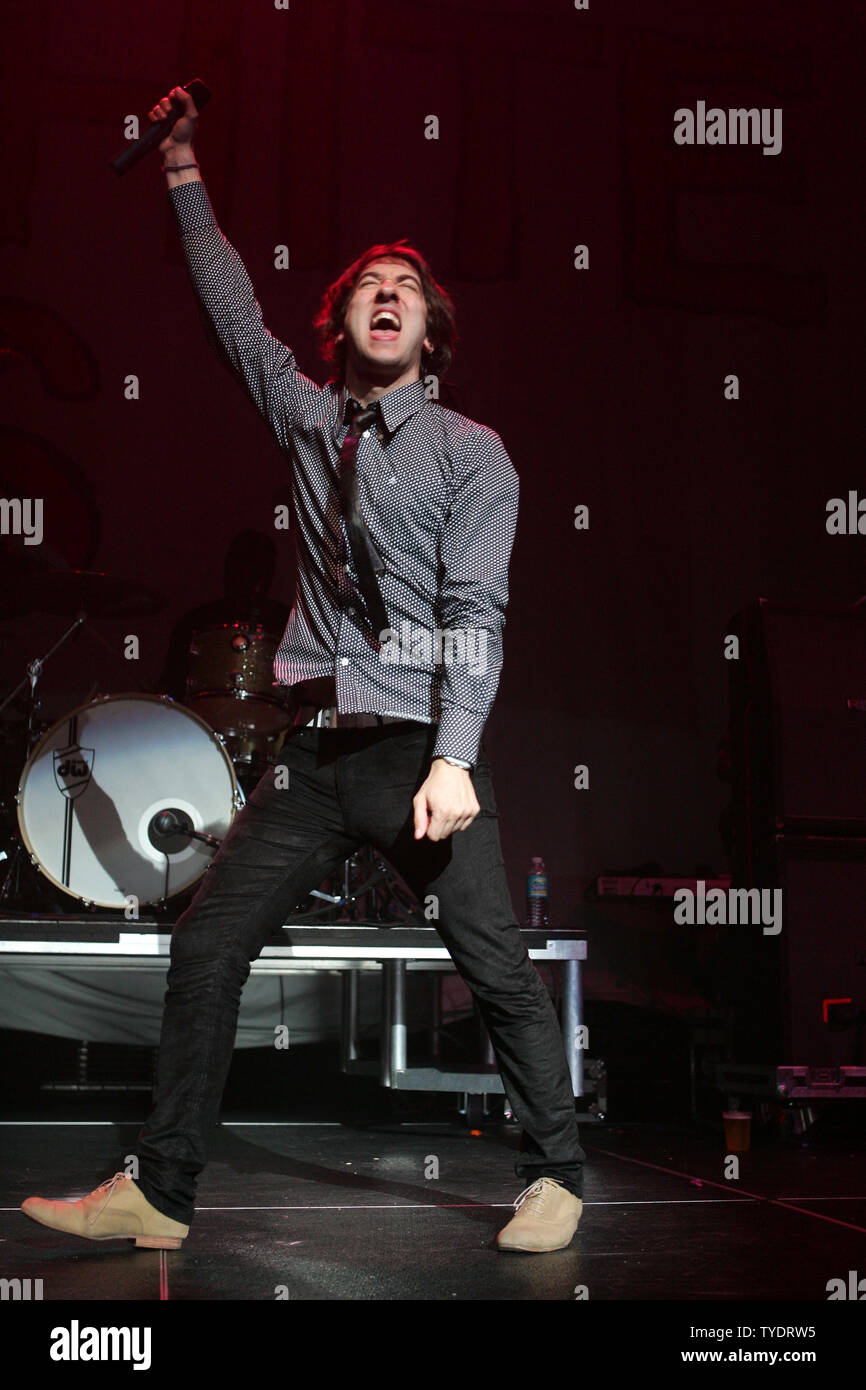 Tom Higgenson di carta bianca comune e nuova T esegue in concerto al Fillmore Miami Beach a Jackie Gleason Theatre di Miami Beach, il 31 ottobre 2007. (UPI foto/Michael Bush) Foto Stock