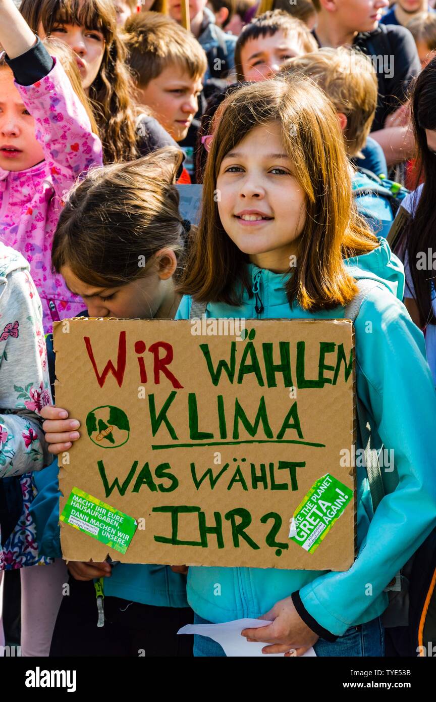 Dimostrazione di studenti e di giovani, venerdì per il futuro, 24 maggio 2019, Colonia, nella Renania settentrionale-Vestfalia, Germania Foto Stock