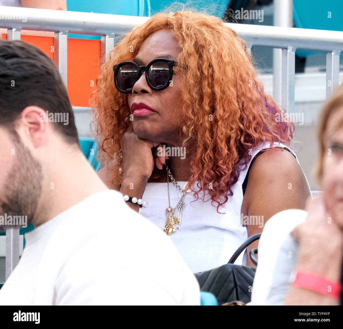 Serena Williams madre Oracene orologi di prezzo la sua sconfitta figlia  Rebecca Peterson dalla Svezia al Miami aperte in Hard Rock Stadium di  Miami, Florida il 22 marzo , 2019. La Williams