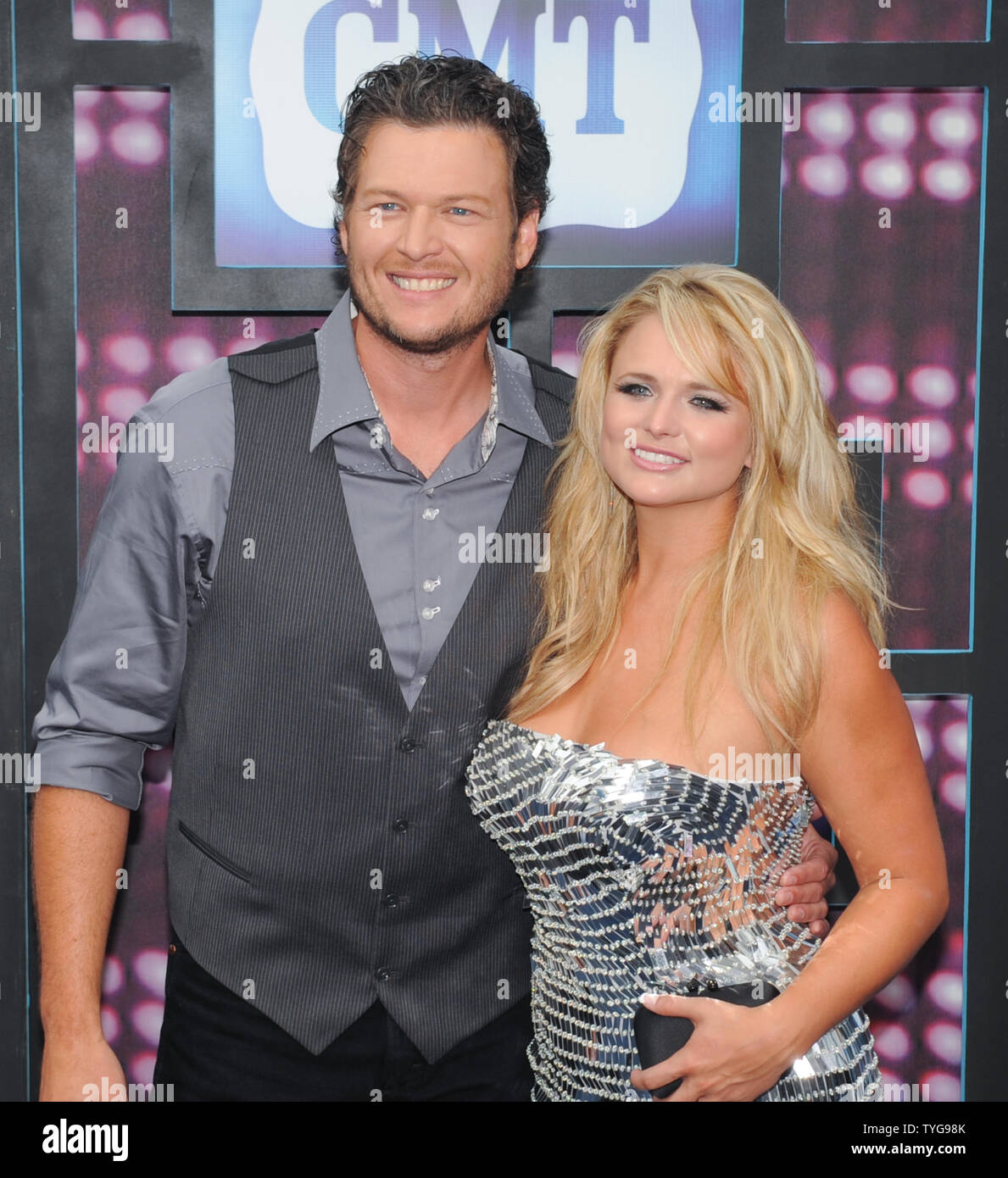 Miranda Lambert e Blake Shelton arrivare alla Country Music Television Awards a Nashville, nel Tennessee il 9 giugno 2010. UPI/Alexis C. Glenn Foto Stock