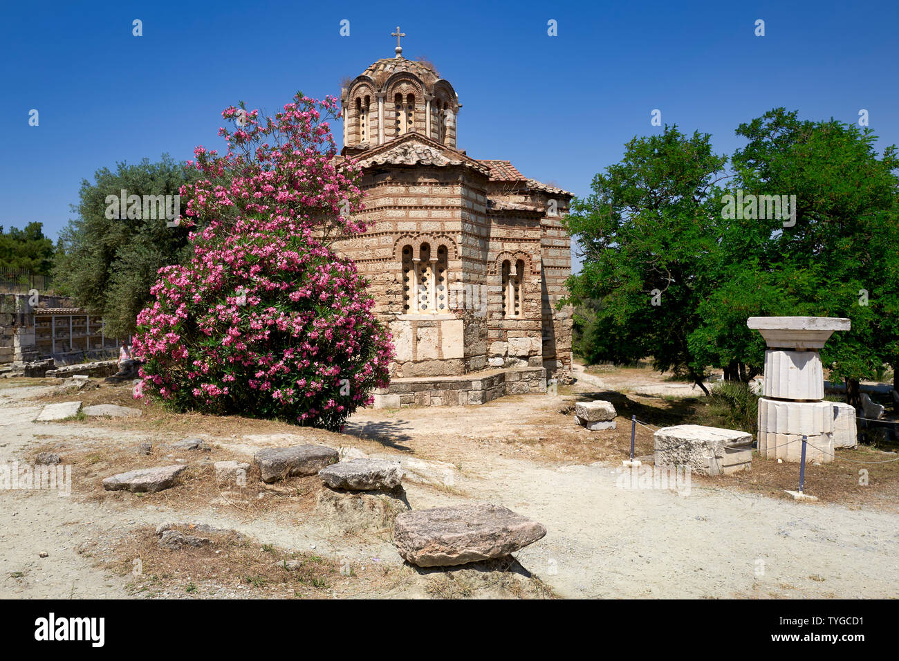 Atene Grecia. La piccola vecchia chiesa dei Santi Apostoli presso l'Antica Agora Foto Stock