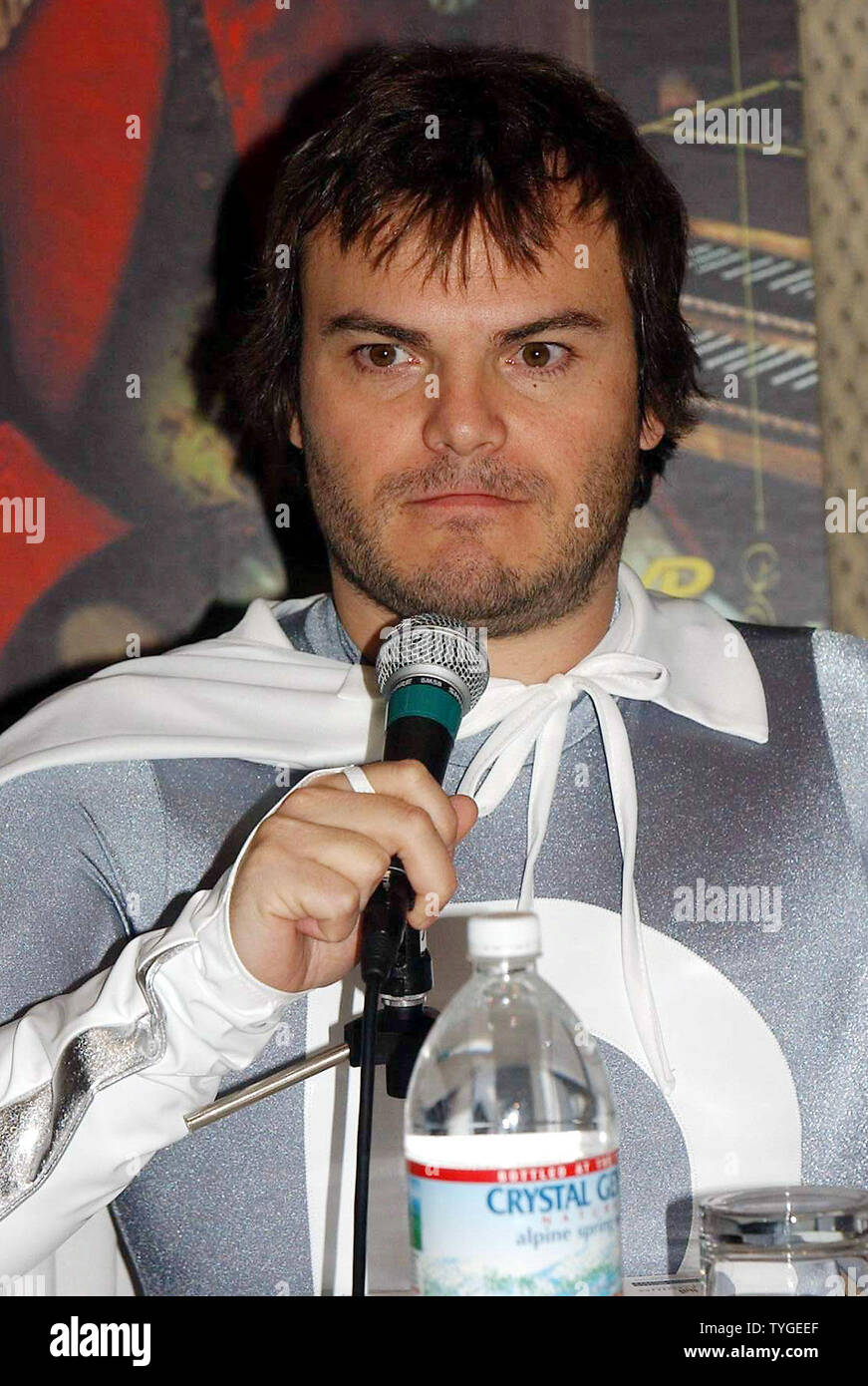 Attore Jack Black, parte del gruppo di registrazione D tenace, incontra la New York media su nov. 3, 2003 per il lancio del gruppo primo DVD delle loro opere. (UPI/Ezio Petersen) Foto Stock