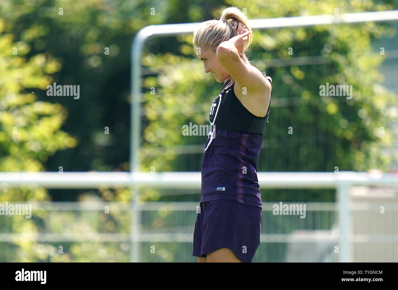 L'Inghilterra del Steph Houghton durante la sessione di formazione a Stade Parc des Loisirs, Le Havre, Francia. Foto Stock