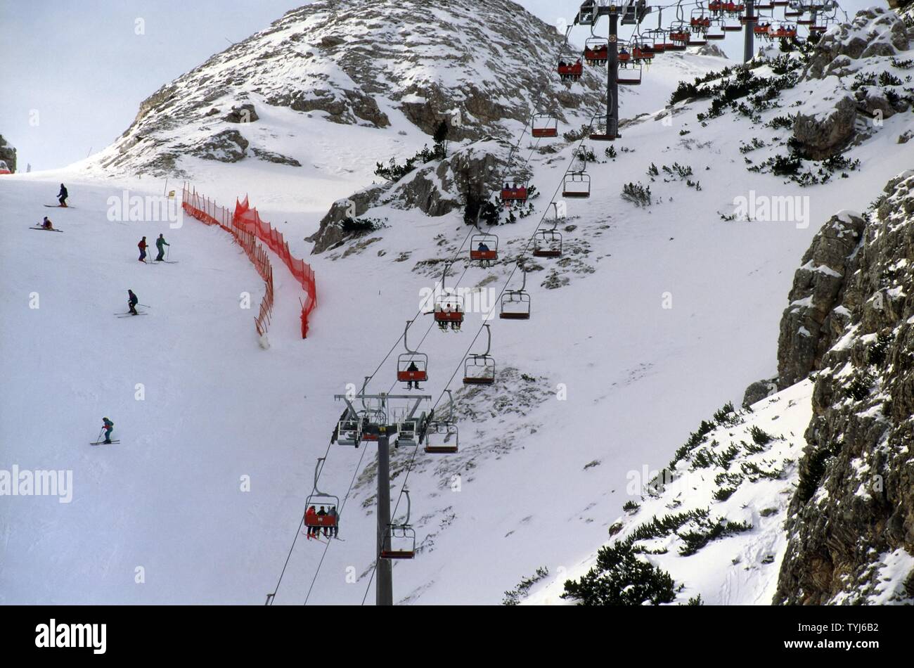 Cortina d'Ampezzo (Italia), la pista da sci denominata "Olympia delle Tofane', che ospiterà la donna lo sci alpino competizioni durante il 2026 Olimpiadi invernali Foto Stock