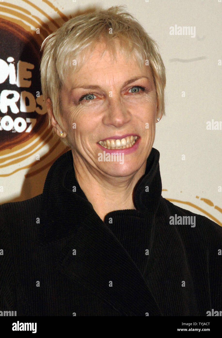 Il cantante Annie Lennox assiste 2007 MTV U Woodie Awards che si è tenuto a New York City presso la sala da ballo di Roseland il 8 novembre 2007. (UPI foto/Ezio Petersen) Foto Stock