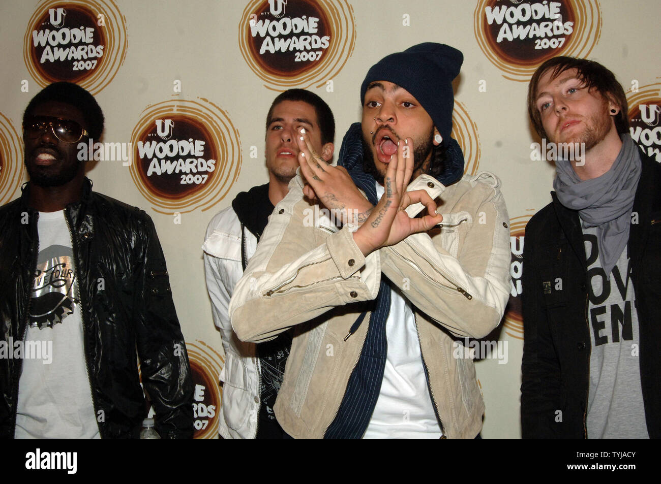 La banda di Ginnastica eroi frequentare 2007 MTV U Woodie Awards che si è tenuto a New York City presso la sala da ballo di Roseland il 8 novembre 2007. (UPI foto/Ezio Petersen) Foto Stock