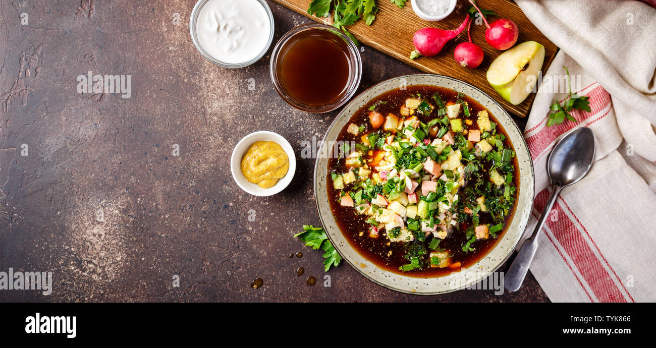 Zuppa in una ciotola larga immagini e fotografie stock ad alta risoluzione  - Alamy