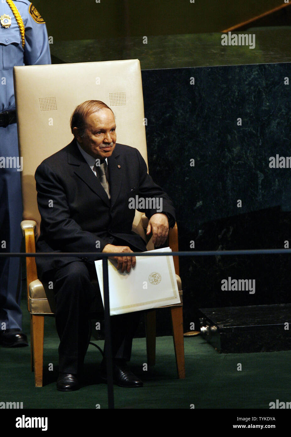 Abdelaziz Bouteflika, presidente dell'Algeria, parla alla 64a Assemblea generale delle Nazioni Unite nella sede delle Nazioni Unite a New York City il 23 settembre 2009. UPI/John Angelillo Foto Stock