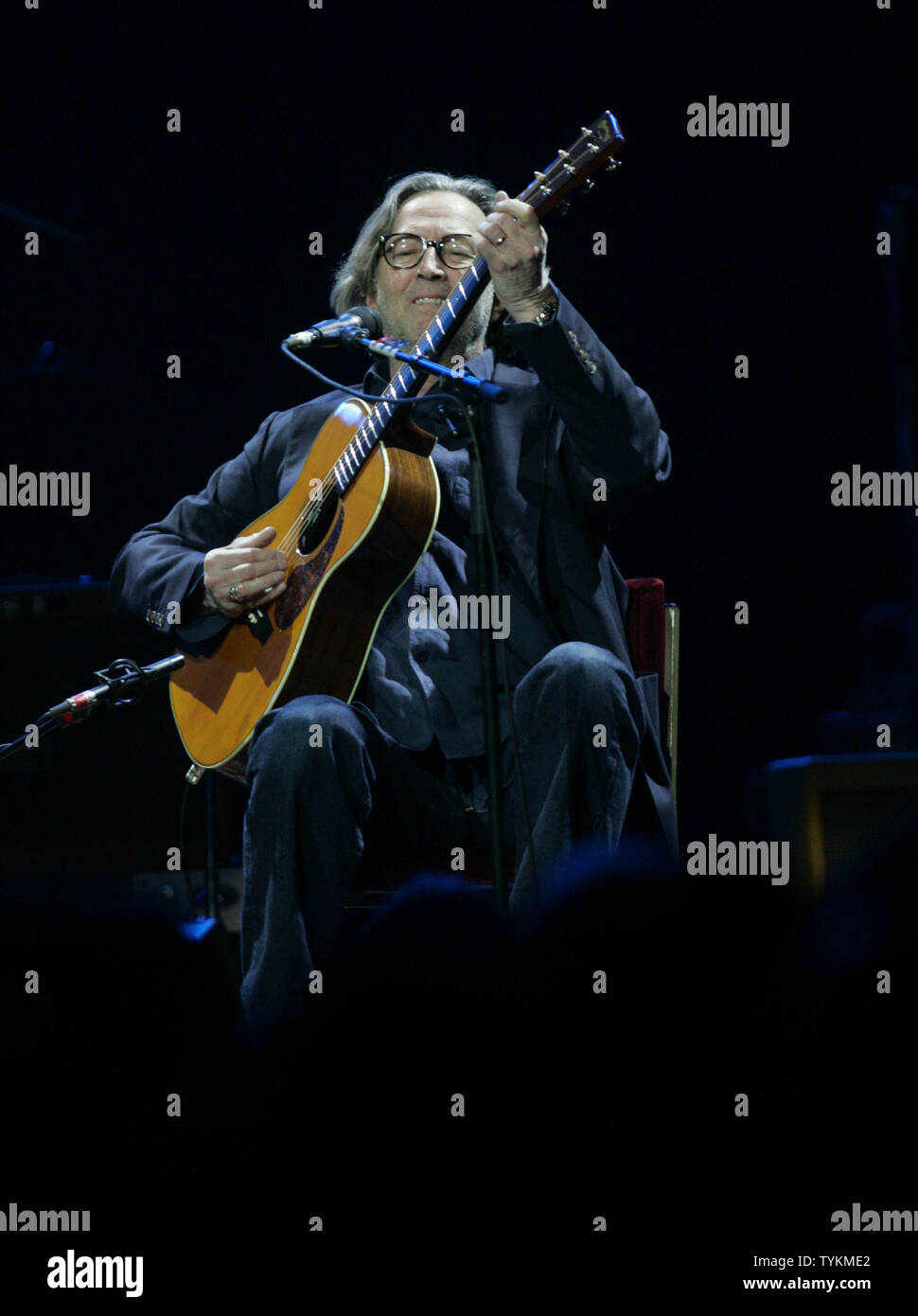 Eric Clapton esegue in concerto al Madison Square Garden di New York il 18 febbraio 2010. UPI /Laura Cavanaugh Foto Stock