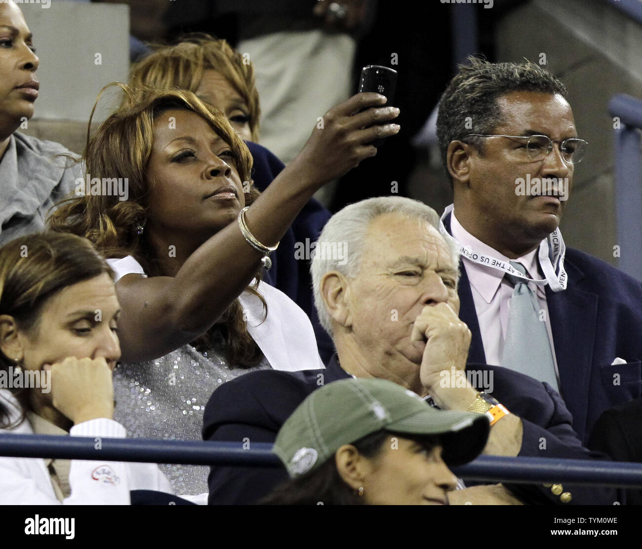 Star Jones orologi tennis presso l'U.S. Aprire i campionati di tennis in Arthur Ashe Stadium di New York City il 8 settembre 2010. UPI/John Angelillo Foto Stock