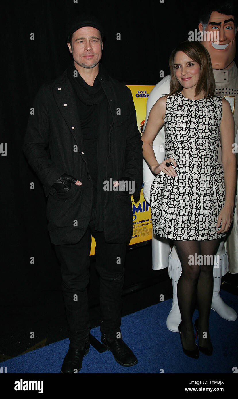 Brad Pitt e Tina Fey arriva per il 'Megamind' premiere al AMC Lincoln Square 13 IMAX Theatre di New York il 3 novembre 2010. UPI /Laura Cavanaugh Foto Stock