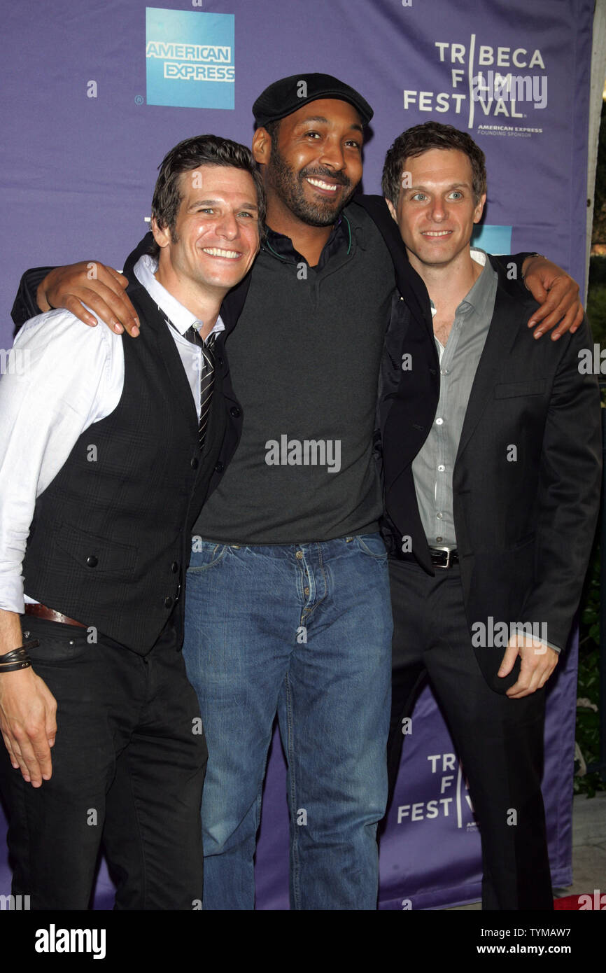 Mark Kassen, Jesse L. Martin e Adam Kassen arriva per il Tribeca Film Festival Premiere di 'Foratura' alla SVA Theatre di New York il 21 aprile 2011. UPI /Laura Cavanaugh Foto Stock