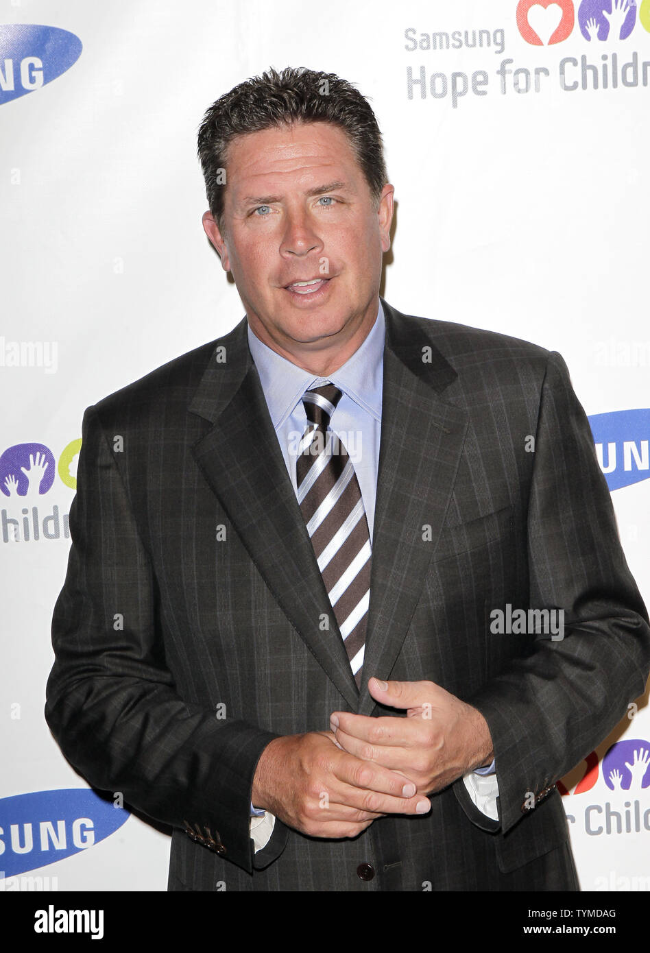 Dan Marino arriva a Samsung una speranza per i bambini a gala Cipriani Wall Street a New York City il 7 giugno 2011. UPI/John Angelillo Foto Stock