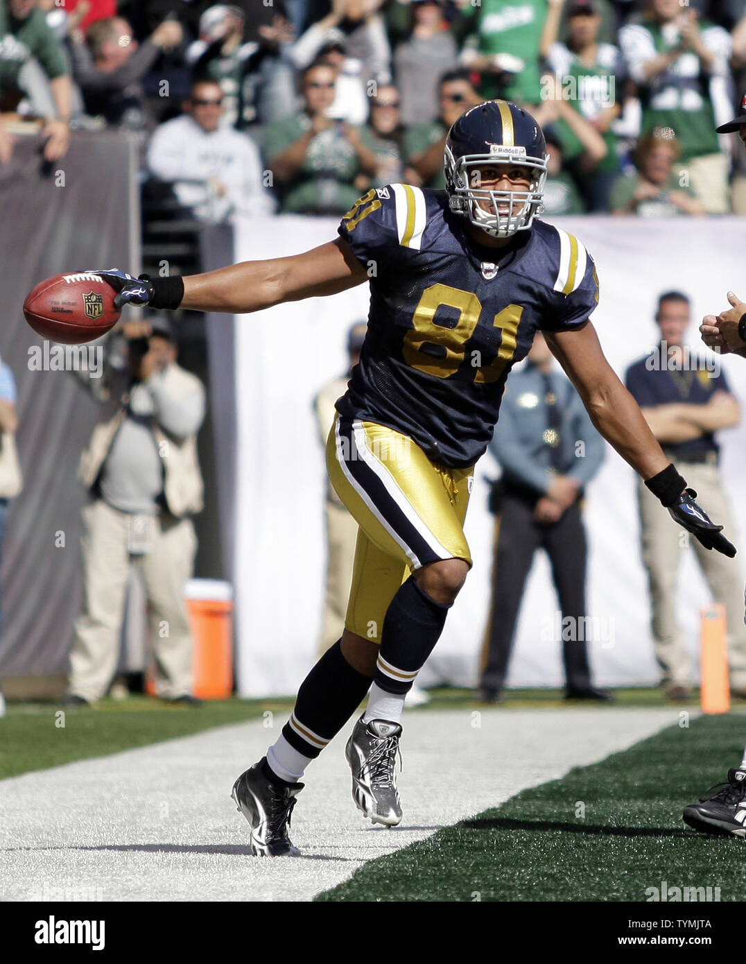Il New York getti Dustin Keller reagisce dopo la cattura di 11 yard touchdown nel terzo trimestre a fronte di Jacksonville Jaguars per la settimana 2 della stagione di NFL a MetLife Stadium di East Rutherford, New Jersey, il 18 settembre 2011. I getti sconfitto i giaguari 32-3. UPI /John Angelillo Foto Stock