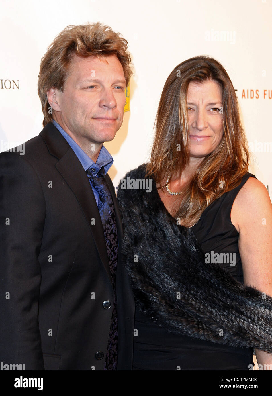 Jon Bon Jovi e Dorothea Hurley arrivano al ' perenne visione' Elton John Aids Foundation beneficio alla Cipriani di New York City il 26 ottobre 2011. UPI/John Angelillo Foto Stock