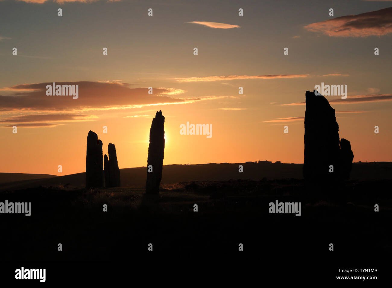 Anello di Brodgar al tramonto in estate di Orkney continentale Foto Stock