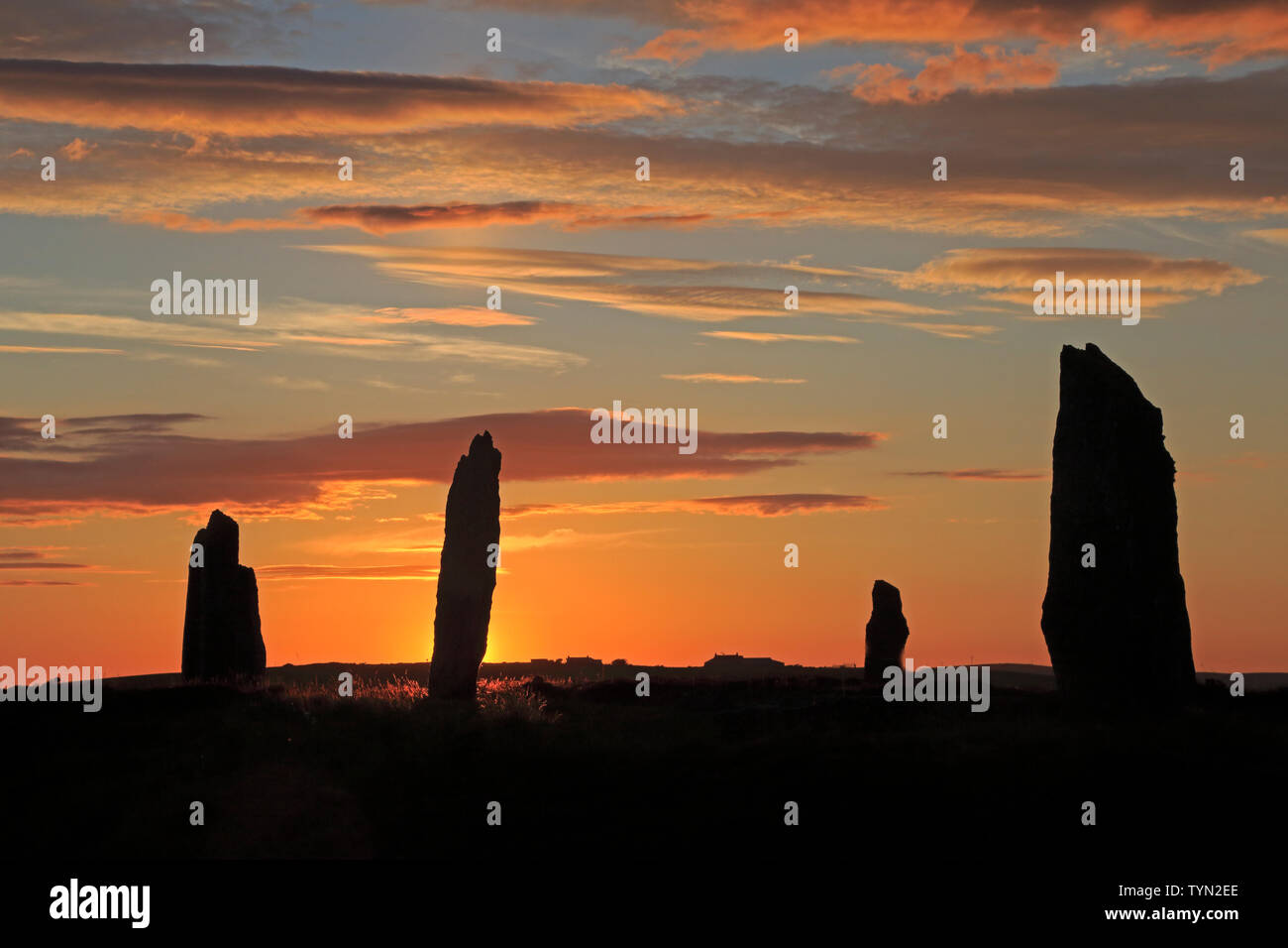 Anello di Brodgar al tramonto in estate di Orkney continentale Foto Stock