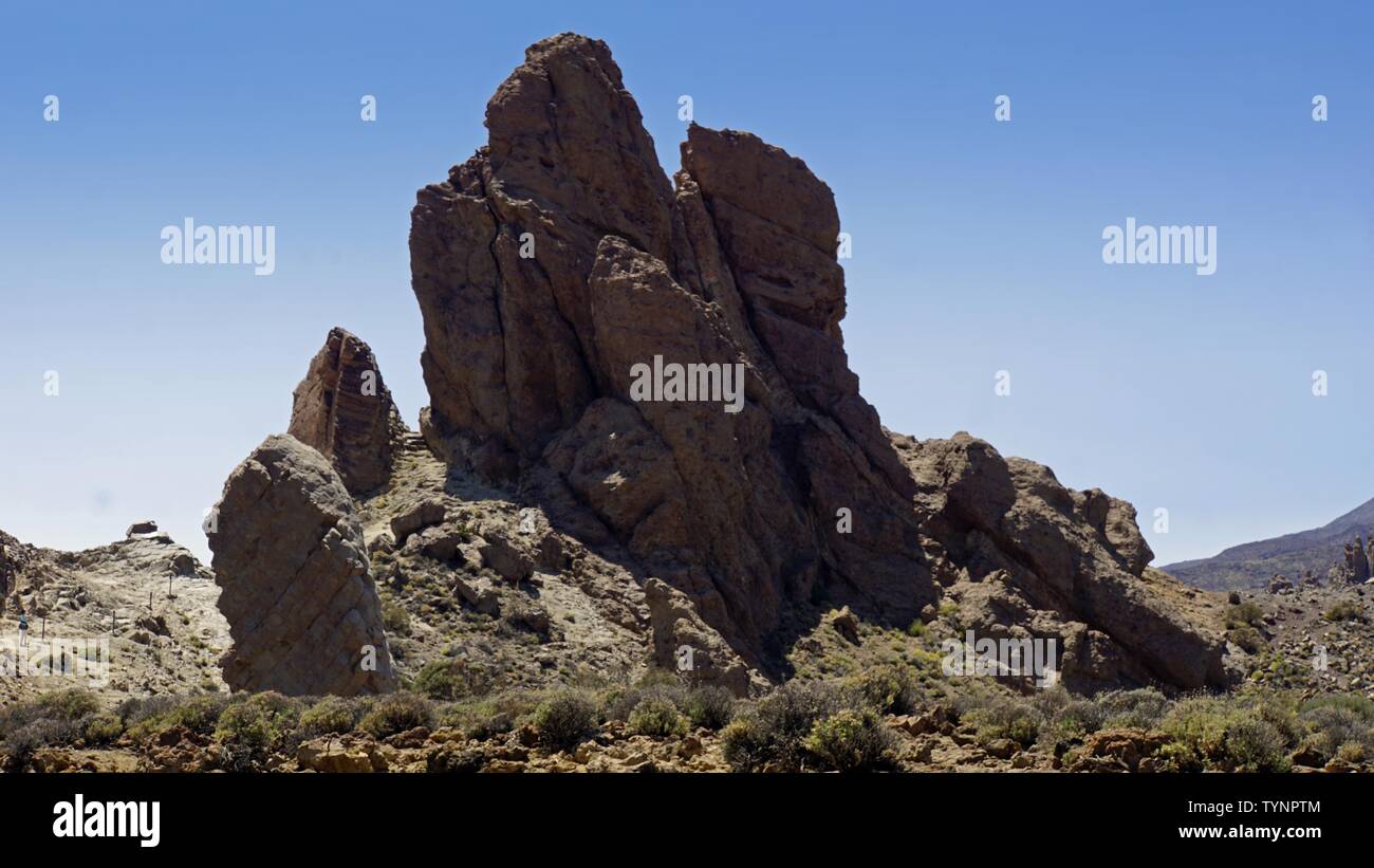Enorme formazione rocciosa nel parco Teide sull'isola di Tenerife Foto Stock