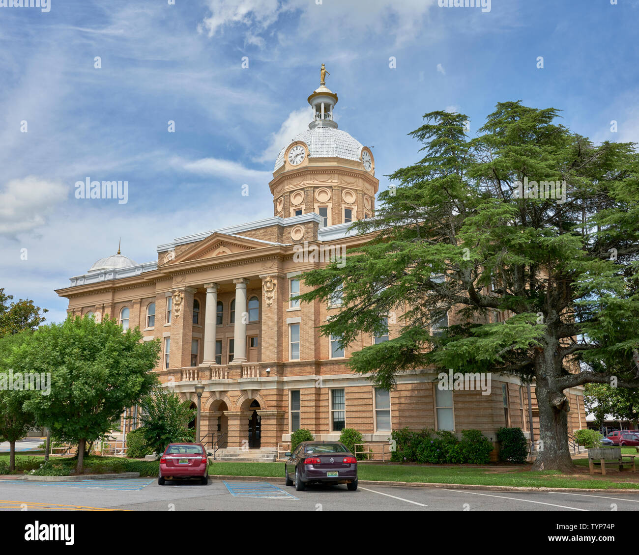 Clay County Courthouse Alabama offre elementi di architettura del rinascimento italiano con una cupola superiore, in la sede della contea di Ashland Alabama, Stati Uniti d'America. Foto Stock