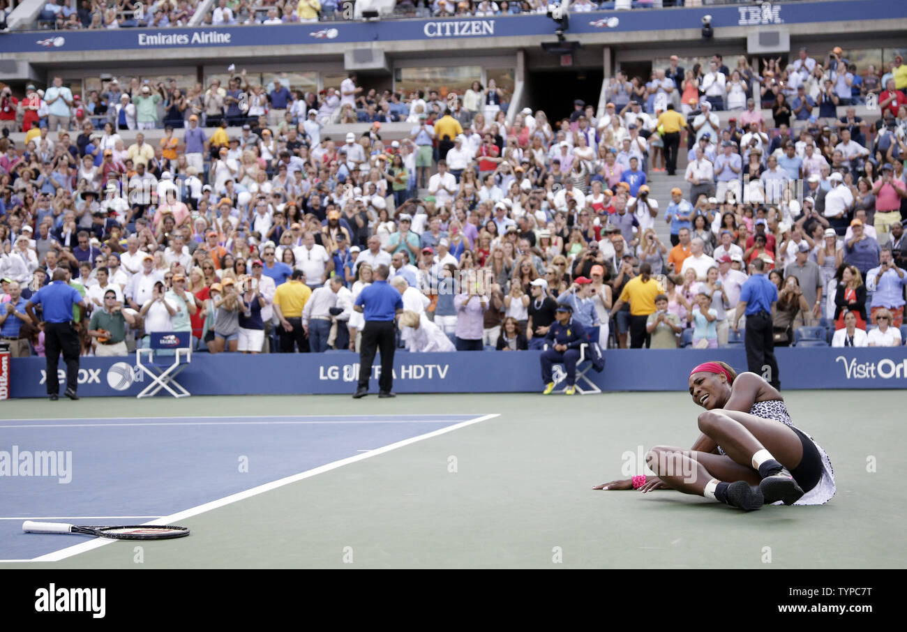 Serena Williams celebra dopo il match point contro Caroline WOZNIACKI della Danimarca a US Open Tennis Championships di donna in finale l'USTA Billie Jean King National Tennis Center a New York City il 7 settembre 2014. La Williams ha sconfitto Wozniacki 6-3, 6-3 e vince la sua terza consecutiva US Open. UPI/John Angelillo Foto Stock