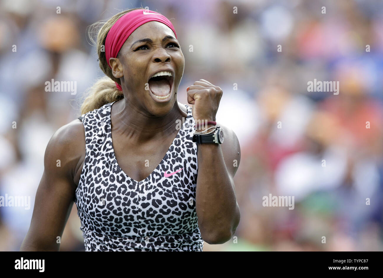 Serena Williams festeggia dopo aver vinto un punto nel secondo set della sua partita contro Caroline WOZNIACKI della Danimarca a US Open Tennis Championships di donna in finale l'USTA Billie Jean King National Tennis Center a New York City il 7 settembre 2014. La Williams ha sconfitto Wozniacki 6-3, 6-3 e vince la sua terza consecutiva US Open. UPI/John Angelillo Foto Stock