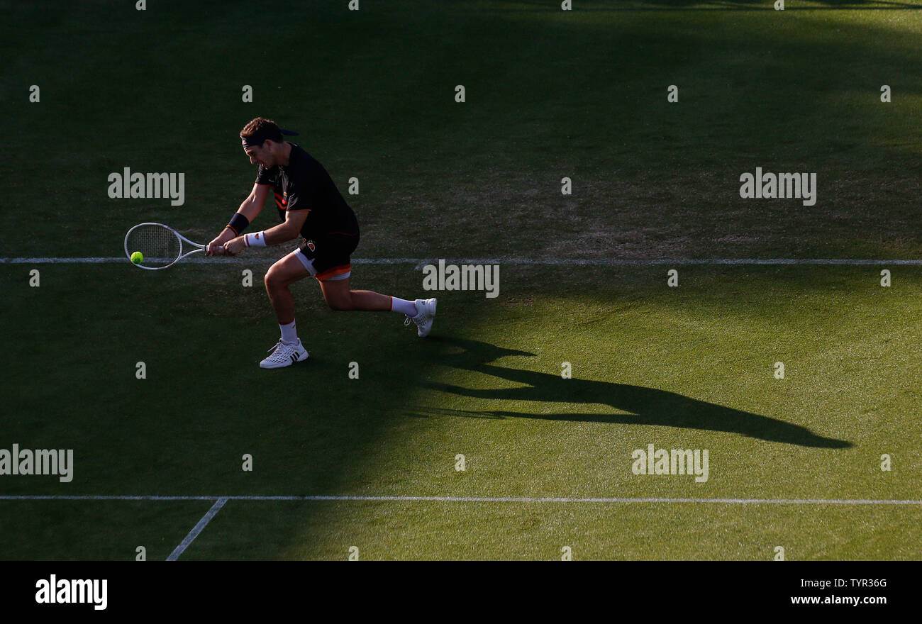 Devonshire Park, Eastbourne, Regno Unito. Il 26 giugno, 2019. Natura Valle Torneo Internazionale di Tennis; Cameron Norrie (GBR) gioca il rovescio sparato contro Kyle Edmund (GBR) Credito: Azione Sport Plus/Alamy Live News Foto Stock