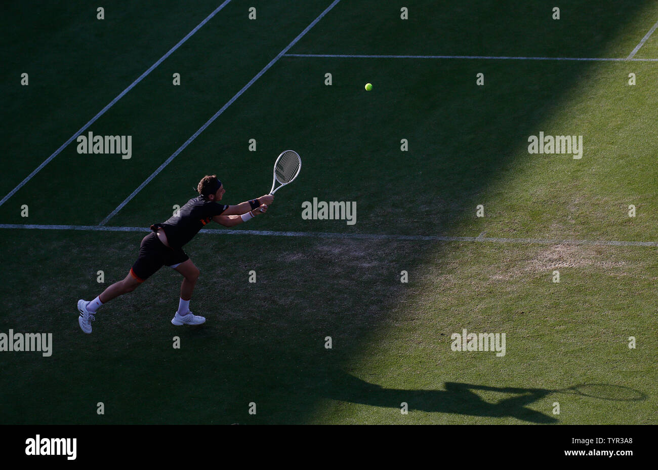 Devonshire Park, Eastbourne, Regno Unito. Il 26 giugno, 2019. Natura Valle Torneo Internazionale di Tennis; Cameron Norrie (GBR) gioca il rovescio sparato contro Kyle Edmund (GBR) Credito: Azione Sport Plus/Alamy Live News Foto Stock