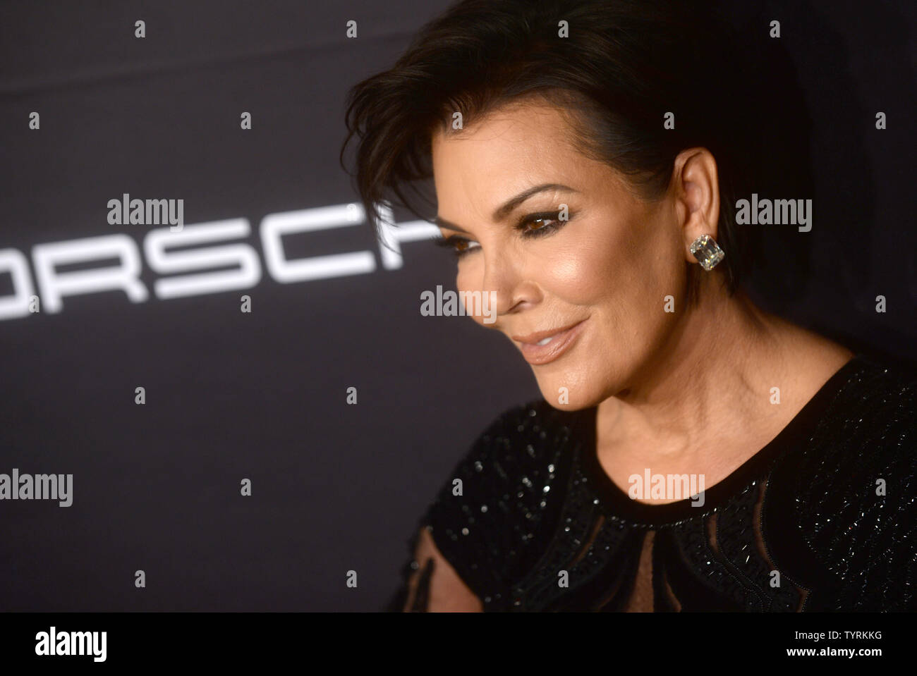 Kris Jenner arriva sul tappeto rosso al 2016 Angel Ball ospitato da Gabrielle Angelo Fondazione per la ricerca sul cancro il 21 novembre 2016 in New York City. Foto di Dennis Van Tine/UPI Foto Stock