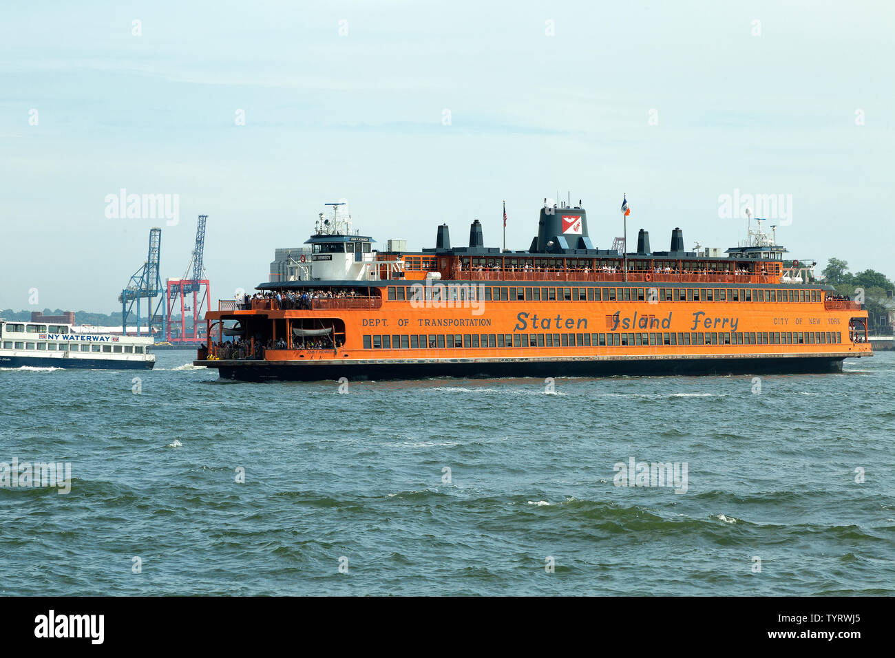 La Staten Island Ferry è un traghetto passeggeri rotta che trasporta i pendolari tra il porto di New York tra Manhattan e Staten Island Foto Stock