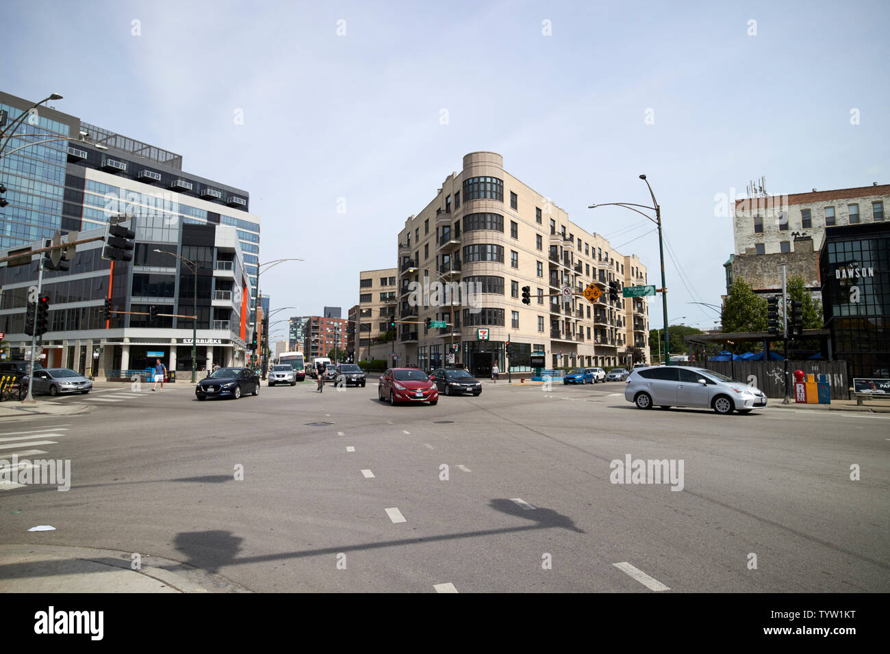 Sei vie di giunzione grand milwaukee e halsted fulton fiume distretto di West Town Chicago IL USA Foto Stock