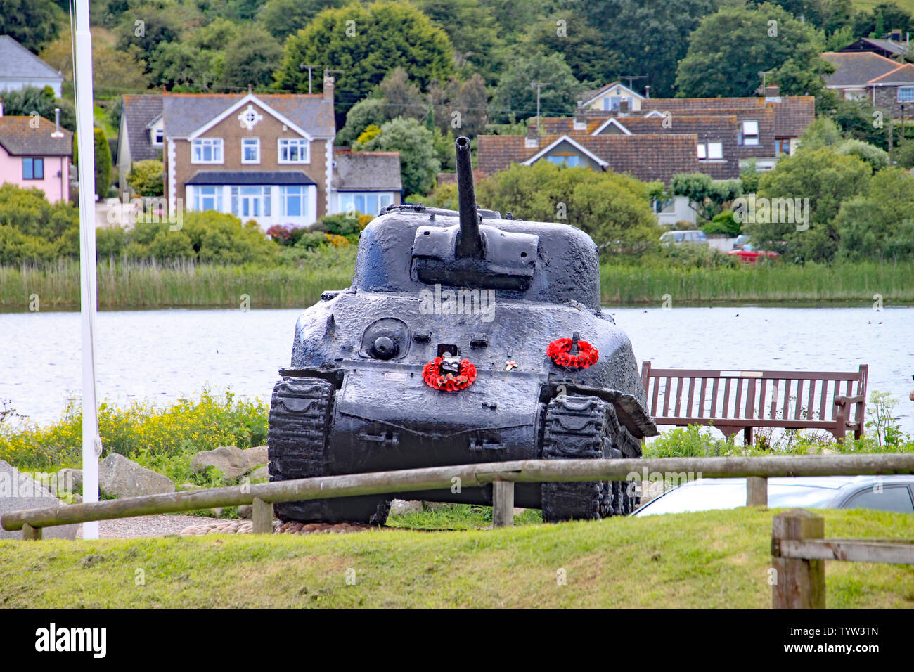 Sherman serbatoio a Slapton sands nel Devon. Fu affondato in azione durante la fase di esercizio la tigre che è stata una prova per lo sbarco in Normandia. Esso si trova ora come Foto Stock