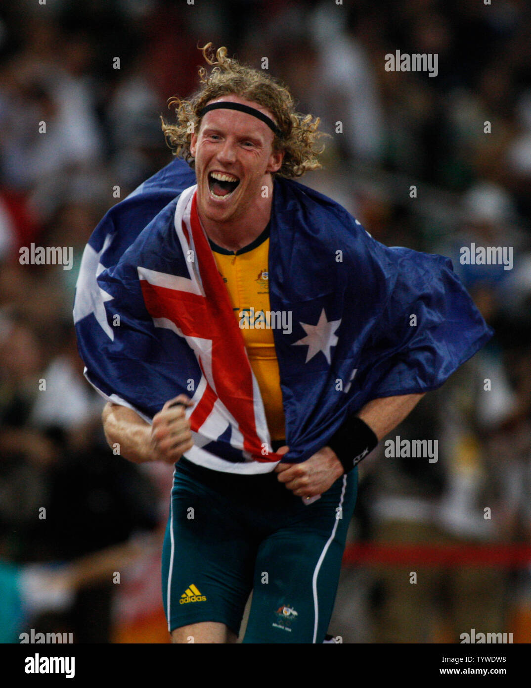 Australia Steve Hooker celebra una medaglia d'oro e un record olimpico di 5.96 (19-6 1/2) in Pole Vault ai Giochi Olimpici di Pechino 2008 22 agosto 2008. (UPI foto/Terry Schmitt) Foto Stock