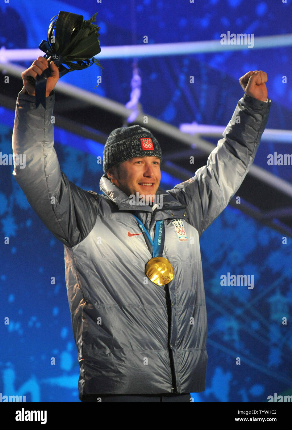 Medaglia d'oro negli Stati Uniti che Bode Miller celebra durante la cerimonia della vittoria per gli uomini della Super combinata durante l'invernali di Vancouver 2010 in Whistler, Canada il 21 febbraio 2010. UPI/Kevin Dietsch Foto Stock