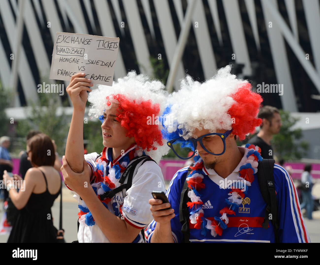 Evento Olimpico i possessori dei biglietti ha preso per lo scambio di biglietti hanno acquisito per i giochi che desidera al Parco Olimpico a Londra 2012 Olimpiadi di estate il 10 agosto 2012 a Stratford, Londra. UPI/Terry Schmitt Foto Stock