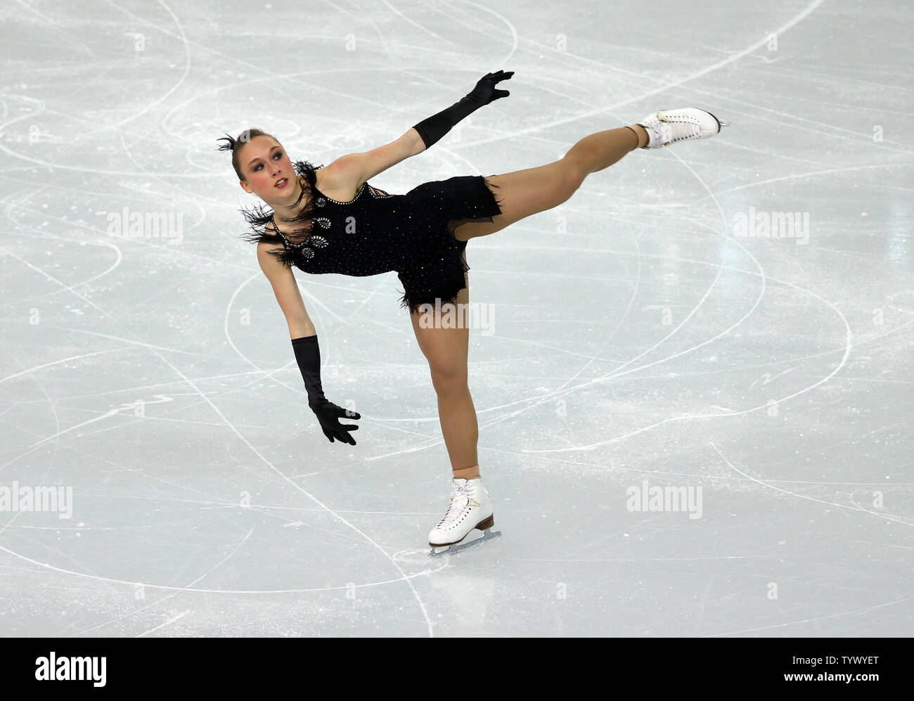 Il tedesco Nathalie Weinzierl compie durante il pattinaggio artistico Team Ladies breve programma la concorrenza come parte dei giochi olimpici invernali a Sochi, Russia nel febbraio , 2014. UPI/Maya Vidon-White Foto Stock