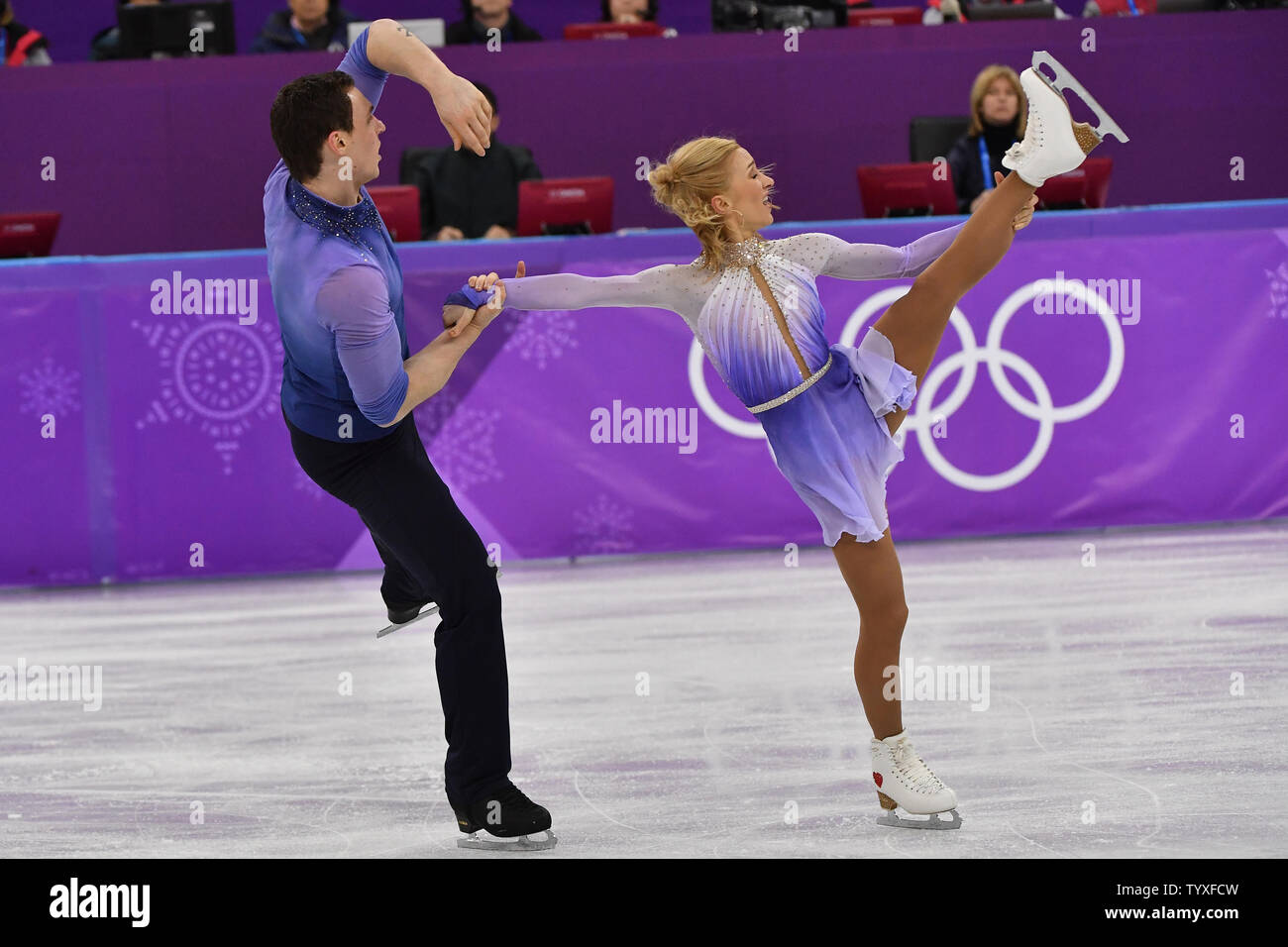 Aljona Savchenko e Bruno Massot di Germania competere in coppie di Pattinaggio di figura il pattinaggio gratuito programma durante il Pyeongchang 2018 Olimpiadi invernali, a Gangneung Ice Arena in Gangneung, Corea del Sud, il 15 febbraio 2018. La coppia è andato a vincere la medaglia d'oro. Foto di Richard Ellis/UPI Foto Stock