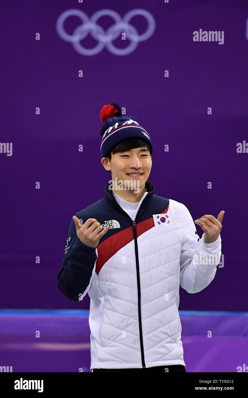 Medaglia di Bronzo Seo Yira della Corea del Sud durante la cerimonia di consegna del premio per gli Uomini 1000m Short Track pattinaggio di velocità finale durante il Pyeongchang 2018 Olimpiadi invernali, a Gangneung Ice Arena in Gangneung, Corea del Sud, il 17 febbraio 2018. Foto di Richard Ellis/UPI Foto Stock