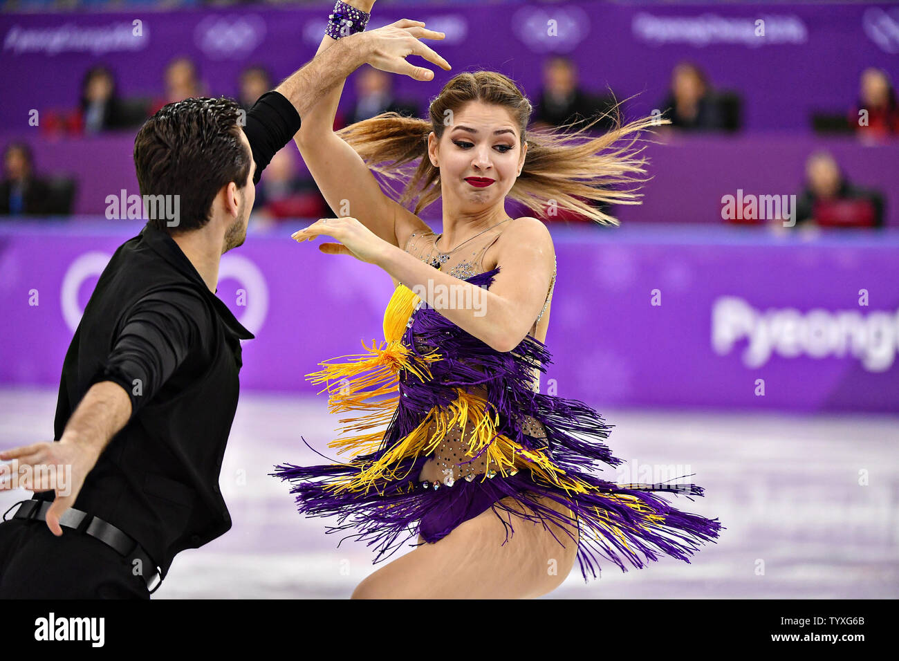 Alexandra Nazarova e Maxim Nikitin di Ucraina competere nella danza su ghiaccio programma breve evento durante il Pyeongchang 2018 Olimpiadi invernali, a Gangneung Ice Arena in Gangneung, Corea del Sud, il 19 febbraio 2018. Foto di Richard Ellis/UPI Foto Stock
