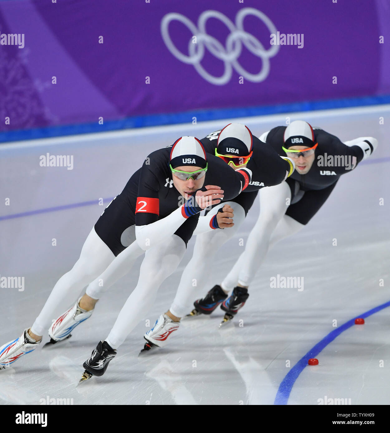 Il Team USA compete in uomini del pattinaggio di velocità team Pursuit semifinali durante il Pyeongchang 2018 Olimpiadi invernali, a Gangneung ovale in Gangneung, Corea del Sud, il 21 febbraio 2018. Foto di Richard Ellis/UPI Foto Stock