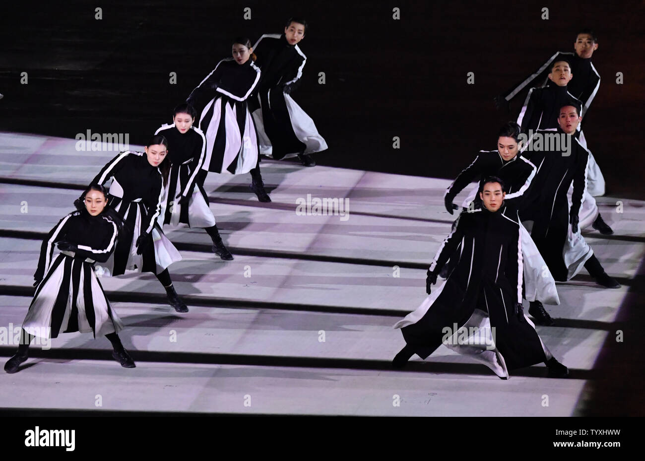 Ballerini eseguono alla cerimonia di chiusura per il Pyeongchang 2018 Olimpiadi invernali presso lo Stadio Olimpico di Daegwalnyeong, Corea del Sud, il 25 febbraio 2018. Foto di Richard Ellis/UPI Foto Stock