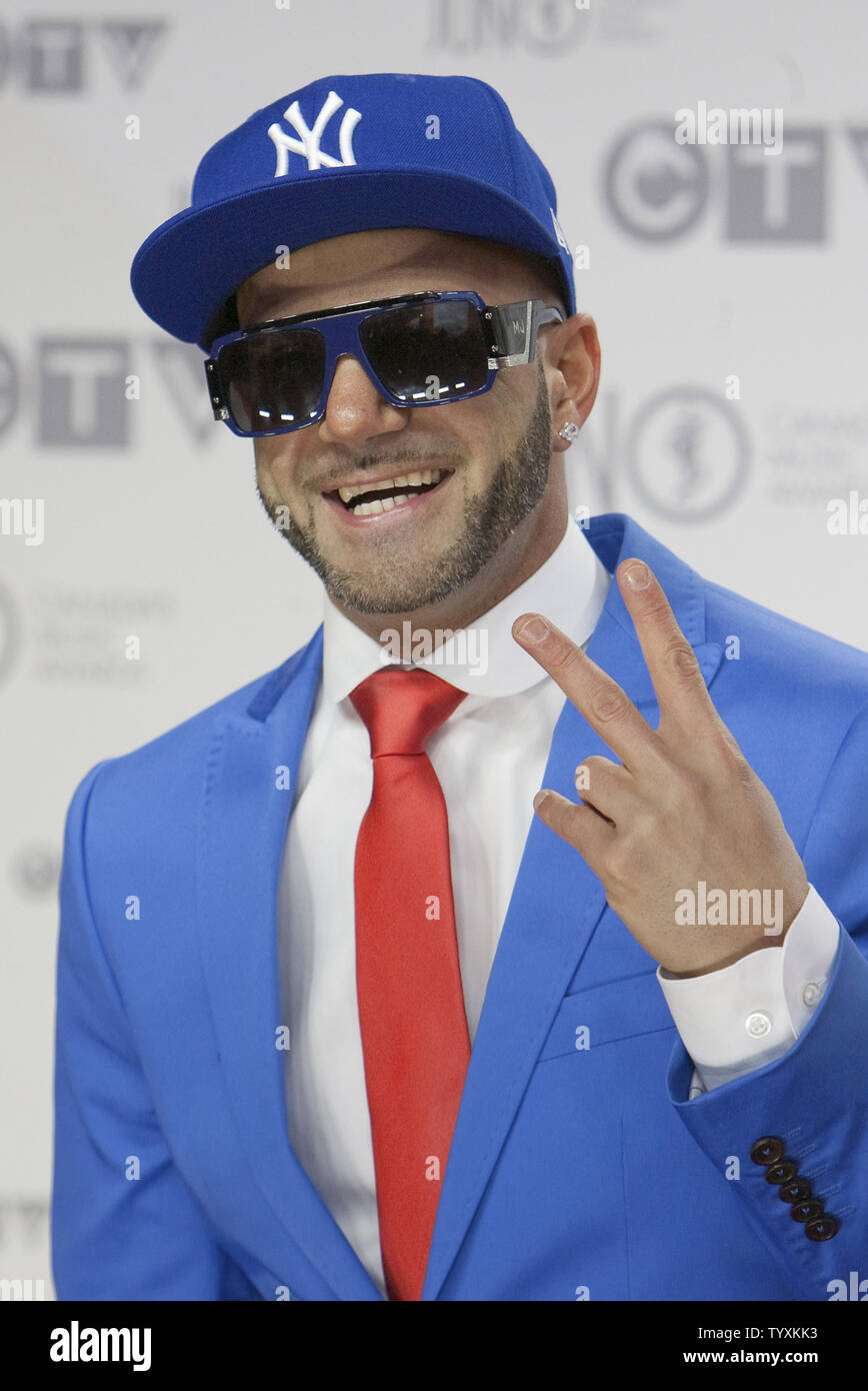 Musicista Karl Wolf arriva sul tappeto rosso per il 2012 Juno Awards in Ottawa, Ontario il 1 aprile 2012. UPI Foto /Heinz Ruckemann Foto Stock