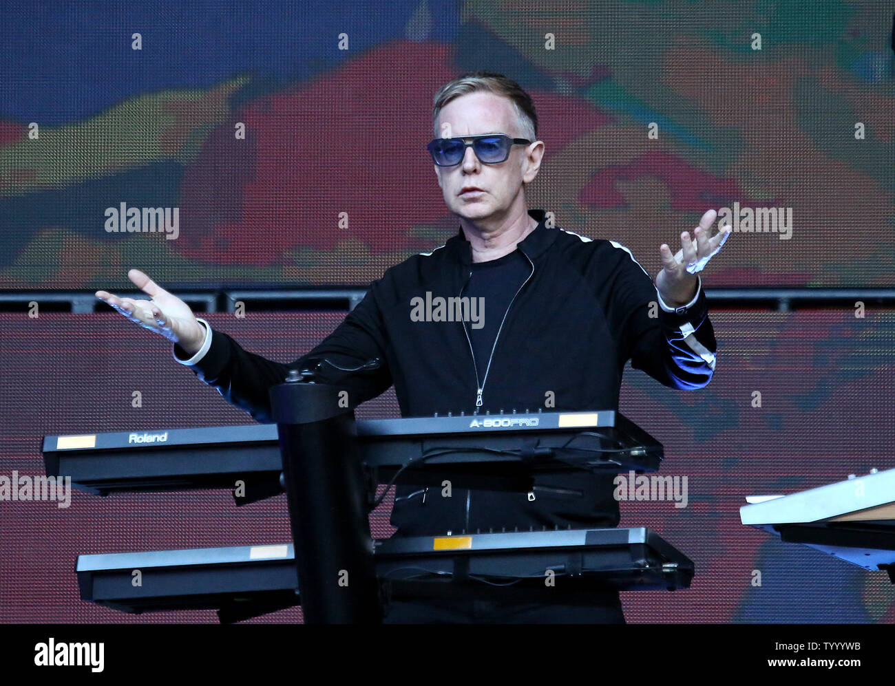Andy Fletcher dei Depeche Mode esegue in concerto allo Stade de France vicino a Parigi il 1 luglio 2017. Foto di David Silpa/UPI Foto Stock