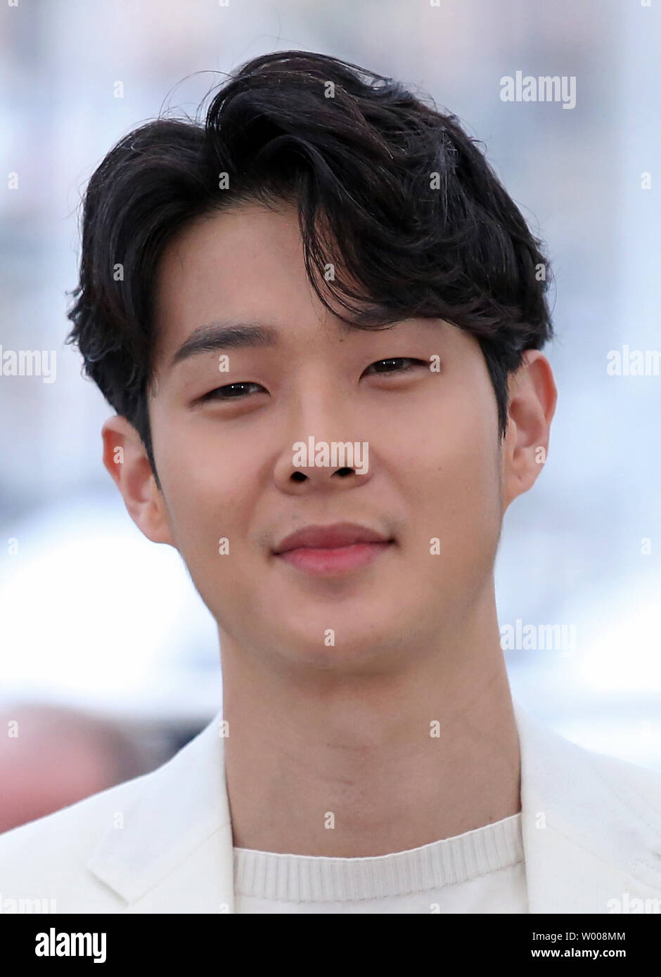 Choi Woo-Shik arriva a un photocall per il film "parassita" durante la 72annuale internazionale di Cannes Film Festival di Cannes, Francia il 22 maggio 2019. Foto di David Silpa/UPI Foto Stock