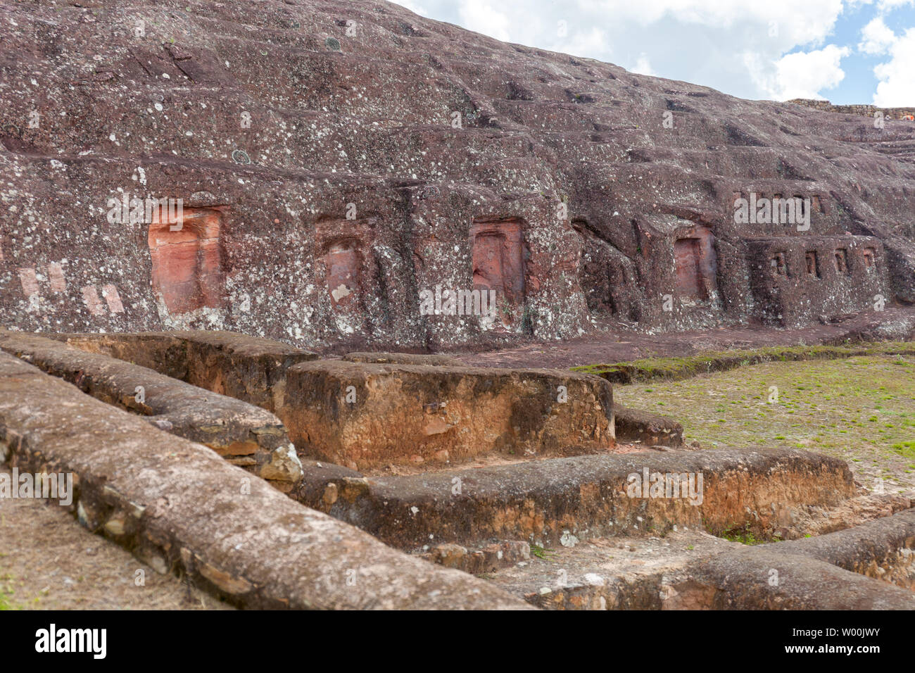 Le tracce e i resti di una antica civiltà. Sito archeologico di El Fuerte de Samaipata, Bolivia Foto Stock