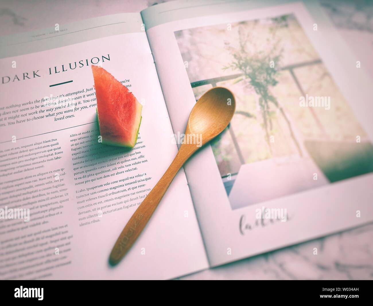 Una tazza di rose litchi tè del mattino. Foto Stock
